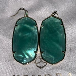 Kendra Scott Faceted Danielle with Gold Tone Frames and Green Opaque Stones. EUC